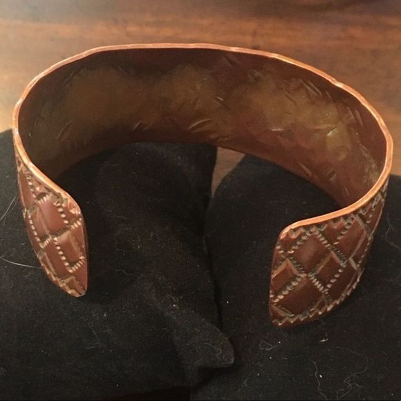 Vintage Diamond Etched Copper Cuff Bracelet - Picture 7 of 8